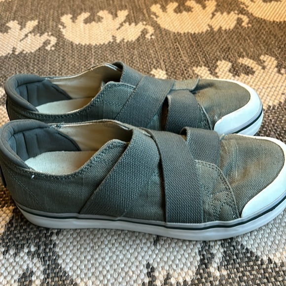 Keen Women’s Elsa Gore Slip On, Green - Picture 4 of 10